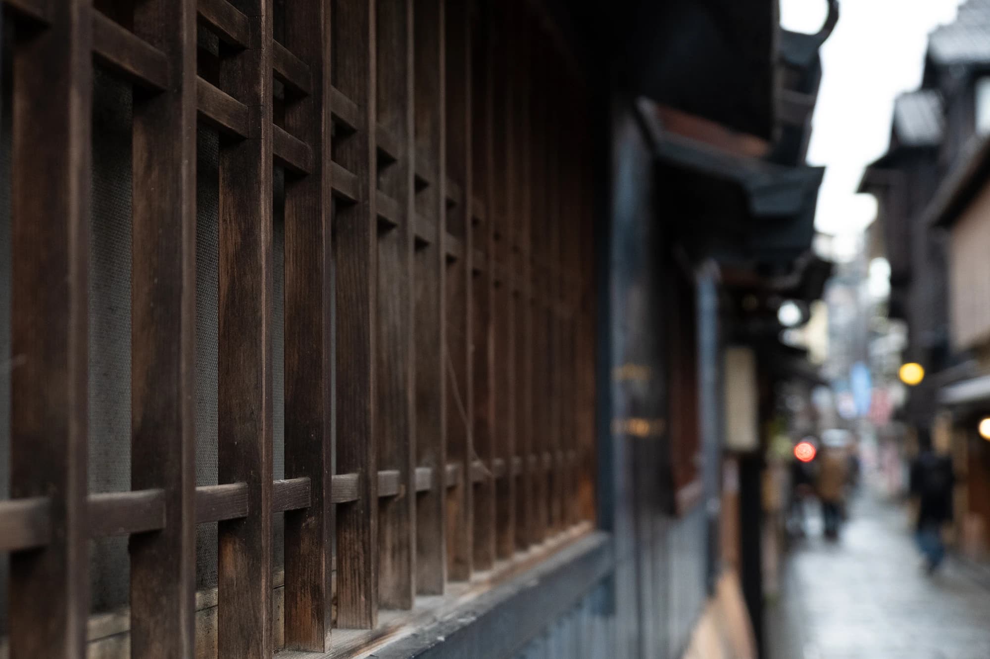 京都の路地と格子戸